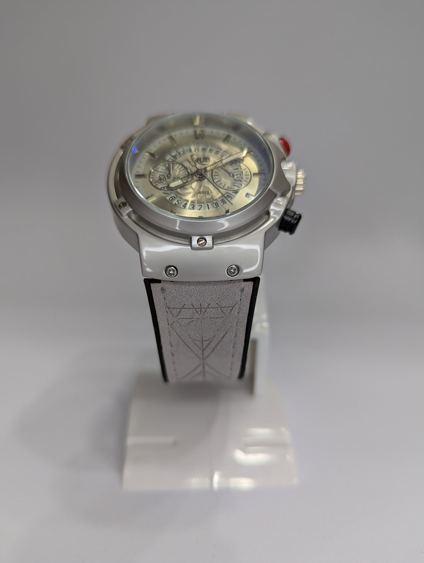 Hublot Style Quartz Analog Watch – Silver Dial with Leather Strap