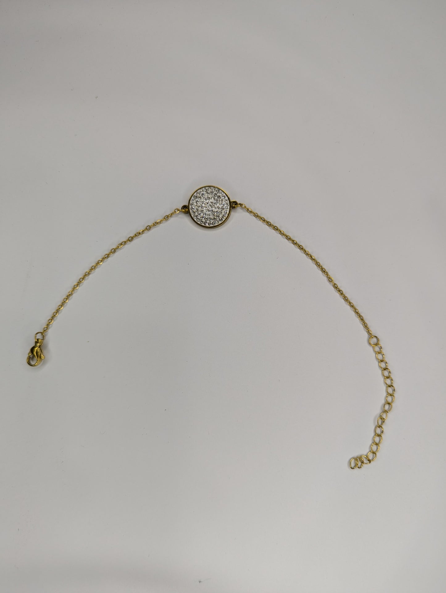 Elegant Gold Bracelet with Diamond Pavé
